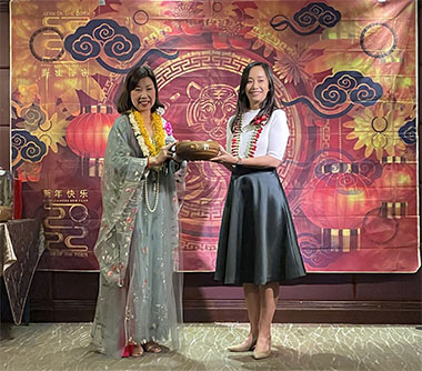 Ms Jacko Tsang (right) and President of HKBAH, Ms Barinna Poon (left) on stage at the Celebration Gala.