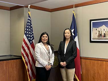 Director of the Hong Kong Economic and Trade Office, Ms Jacko Tsang (right) and International & Industry Team Lead, and International Investment & Trade Representative (Americas/Europe) of Texas Economic Development of the Office of Governor Greg Abbott, Ms Shirley Temple (left) posed for a picture after their meeting on Mar 14.