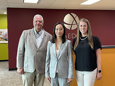 Director of the Hong Kong Economic and Trade Office in San Francisco, Ms Jacko Tsang (middle) posed for a picture with Mr Bill Popp, President and CEO (left) and Ms Jenna Wright, Vice President (right) of Anchorage Economic Development Corporation (AEDC) at the office of AEDC on June 14. 