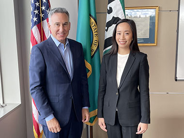 Ms Jacko Tsang, Director of the Hong Kong Economic and Trade Office in San Francisco (right) is pictured with Mr Dow Constantine, King County Executive (left).