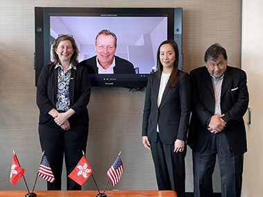 Ms Jacko Tsang, Director of the Hong Kong Economic and Trade Office in San Francisco (second right) is pictured with Mr Steven Metruck, Executive Director (on screen) and Ms Karin Zaugg Black, International Business Protocol Liaison - External Relations (first left) of the Port of Seattle; as well as Mr. Benjamin Lee, Chairman (first right) of the Greater China Hong Kong Business Association of Washington.