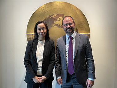 Ms Jacko Tsang, Director of the Hong Kong Economic and Trade Office in San Francisco (left) is pictured with Mr Josh Davis, Vice President of Global Trade & Investment, Greater Seattle Partners (right).