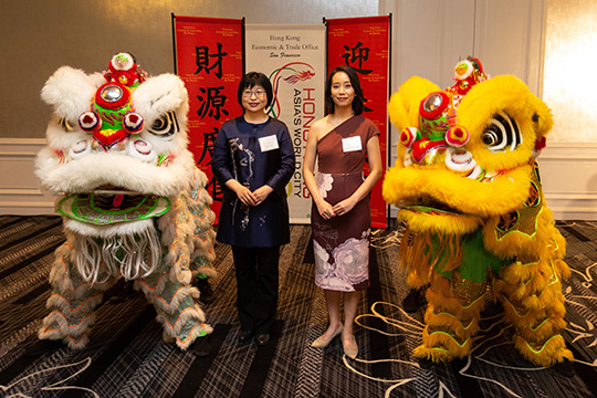 The Director of HKETO San Francisco, Ms Jacko Tsang (right), and the Deputy Consul General of the People's Republic of China in San Francisco, Ms Zou Yonghong (left), pose for a picture after the eye-dotting ceremony at the spring reception in San Francisco.