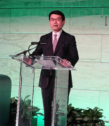 Hong Kong Secretary for Commerce and Economic Development, Mr Edward Yau, delivers a speech at the gala reception and dinner hosted by Cathay Pacific Airways Limited to mark its inaugural direct flight between Hong Kong and Washington, DC, in Washington, DC.