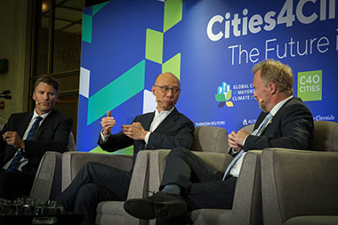 Hong Kong Secretary for the Environment, Mr. Wong Kam-sing (centre) introduced Hong Kong's work in combating climate change at the Cities4 Climate conference in San Francisco on September 12.