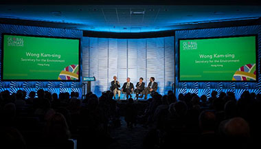 Hong Kong Secretary for the Environment, Mr. Wong Kam-sing (first left) shared Hong Kong's experience in mitigating climate change in a parallel session of the Global Climate Action Summit in San Francisco on September 14.