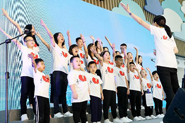 The Hong Kong Children's Hospital celebrated its official opening on June 21. Photo shows the KIDS' Dream Choir performing at the ceremony.